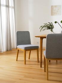 Chaise rembourrée Koga, Tissu gris clair, bois de frêne clair, larg. 47 x haut. 86 cm