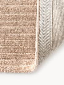 Nadýchaný koberec s vysokým vlasem a strukturovaným povrchem Wes, ručně tkaný, 100 % polyester, certifikace GRS, Béžová, Š 80 cm, D 150 cm (velikost XS)
