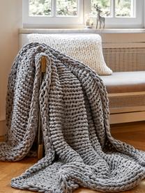 Ručne vyrobená pletená deka Adyna, 100 % polyakryl, Svetlosivá, Š 130 x D 170 cm
