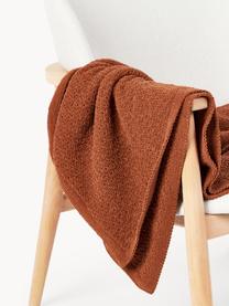 Strickdecke Everly aus Chenille, 100 % Polyester (recycelt), GRS-zertifiziert

Das in diesem Produkt verwendete Material ist schadstoffgeprüft und zertifiziert nach STANDARD 100 by OEKO-TEX®, 11.HIN.00050., Terrakotta, B 150 x L 200 cm