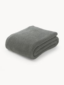 Coperta lavorata a maglia in cotone organico Adalyn, 100% cotone organico certificato GOTS

Il materiale utilizzato in questo prodotto è testato per le sostanze nocive e certificato secondo lo STANDARD 100 by OEKO-TEX® , HOHENSTEIN HTTI, 11.HIN.00050, Verde salvia, Larg. 150 x Lung. 200 cm