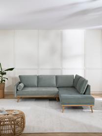 Samt-Ecksofa Saint (3-Sitzer) in Salbeibarben mit Eichenholz-Füssen, Bezug: Samt (Polyester) Der hoch, Gestell: Massives Eichenholz, Span, Samt Salbeifarben, B 243 x T 220 cm