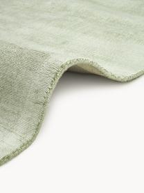 Handgewebter Viskoseteppich Jane, 100 % Viskose

Das in diesem Produkt verwendete Material ist schadstoffgeprüft und zertifiziert nach STANDARD 100 by OEKO-TEX® , HOHENSTEIN HTTI, 17.HIN.14404., Salbeigrün, B 160 x L 230 cm (Größe M)