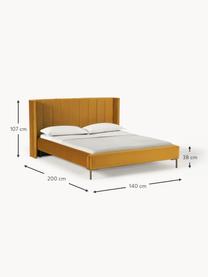 Gestoffeerd fluwelen bed Dusk, Bekleding: polyester fluweel Met 30., Frame: massief grenenhout en pla, Poten: gepoedercoat metaal Dit p, Fluweel mosterdgeel, B 140 x L 200 cm