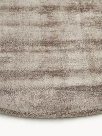 Okrągły ręcznie tkany dywan z wiskozy Jane, Greige, Ø 250 cm (Rozmiar XL)