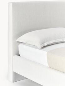 Čalúnená posteľ s drevenými nohami Giulia, Lomená biela, bukové drevo tmavohnedé lakované, Š 140 x D 200 cm