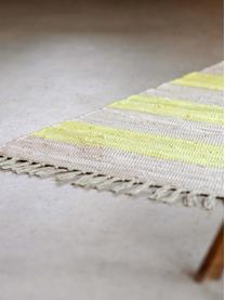 Tappeto in cotone tessuto a mano con frange Chindi, 100% cotone, Giallo chiaro, beige chiaro, Larg. 60 x Lung. 90 cm (taglia XXS)