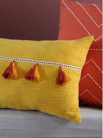 Cuscino giallo con imbottitura e nappe Majorque, 100% cotone, Giallo, rosso, Larg. 35 x Lung. 55 cm