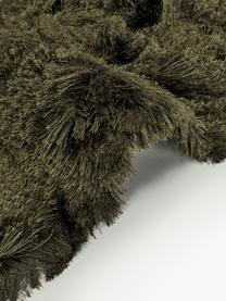 Tapis shaggy longs poils Jimmy, 100 % polyester, certifié GRS, Vert olive, larg. 80 x long. 150 cm (taille XS)