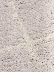 Pluizig hoogpolig vloerkleed Amelie in beige, handgetuft, Bovenzijde: 100% polyester, Onderzijde: gerecycled polyester, Beige, crèmewit, B 80 x L 150 cm (maat XS)