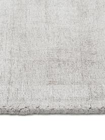 Ręcznie tkany chodnik z wiskozy Jane, Jasny szary, S 80 x D 200 cm