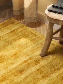 Tapis en viscose tissé main Jane, Jaune soleil, larg. 200 x long. 300 cm (taille L)