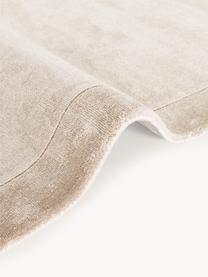 Glanzend vloerkleed Kari, 100% polyester, GRS-gecertificeerd, Beige, B 80 x L 150 cm (maat XS)