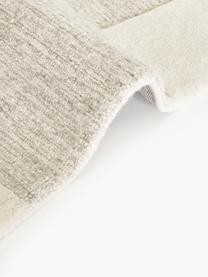 Handgetufteter Hochflor Teppich Titus, 100 % Wolle, RWS-Zertifiziert

Bei Wollteppichen können sich in den ersten Wochen der Nutzung Fasern lösen, dies reduziert sich durch den täglichen Gebrauch und die Flusenbildung geht zurück., Cremeweiss, Beigetöne, B 80 x L 150 cm (Grösse XS)