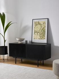 Kleines Sideboard Mojo mit geriffelter Front, Korpus: Mitteldichte Holzfaserpla, Beine: Metall, pulverbeschichtet, Schwarz, B 120 x H 60 cm