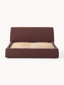 Cama tapizada Cloud, con espacio de almacenamiento, Tapizado: tejido finamente texturiz, Estructura: madera de pino maciza y m, Patas: madera pintada Este produ, Tejido rojo vino, An 140 x L 200 cm