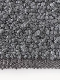 Tapis tissé main Leah, 88 % polyester, 12 % jute, certifié GRS, Gris foncé, larg. 120 x long. 180 cm (taille S)