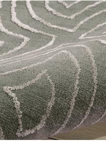 Handgetufteter Teppich Vita Illusion mit Hoch-Tief-Effekt, Flor: 90% Polyester, 10% Viskos, Moosgrün, B 150 x L 215 cm (Größe M)