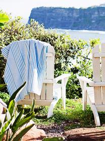 Sillón de jardín de madera Charlie, Madera de acacia maciza aceitada y pintada, Blanco, An 93 x F 74 cm