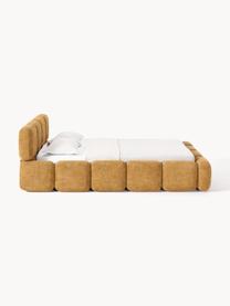 Čalouněná postel z plyšového bouclé Tayla, Okrová, Š 140 cm, D 200 cm