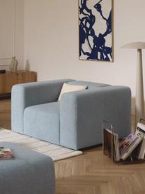 Sillón bouclé Lena, Tapizado: Bouclé (93% poliéster, 6%, Estructura: madera de pino, contracha, Patas: plástico, Bouclé azul claro, An 134 x F 106 cm