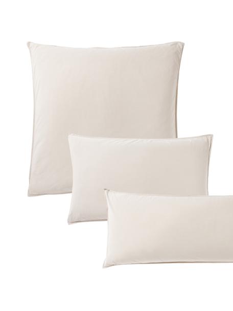 Gewaschener Baumwoll-Kopfkissenbezug Darlyn, 100 % Baumwolle
Fadendichte 150, Standard Qualität

Bettwäsche aus Baumwolle fühlt sich auf der Haut angenehm weich an, nimmt Feuchtigkeit gut auf und eignet sich für Allergiker.

Durch ein besonderes Waschungsverfahren erhält der Stoff eine robuste, unregelmäßige Stonewash-Optik. Außerdem wird der Stoff dadurch weich und geschmeidig im Griff und erhält eine natürliche Knitter-Optik, die kein Bügeln erfordert und Gemütlichkeit ausstrahlt.

Das in diesem Produkt verwendete Material ist schadstoffgeprüft und zertifiziert nach STANDARD 100 by OEKO-TEX®, 4265CIT, CITEVE, Taupe, B 40 x L 80 cm