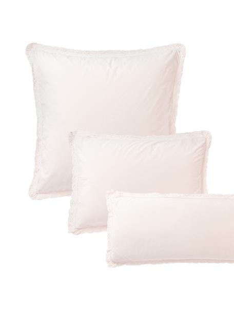 Funda de almohada de algodón con volantes Adoria, 100% algodón

El algodón da una sensación agradable y suave en la piel, absorbe bien la humedad y es adecuado para personas alérgicas.

El tratado de la prenda hace que el tejido sea suave y flexible al tacto, lo que hace que esta ropa de cama sea especialmente encantadora.

El material utilizado para este producto ha sido probado contra sustancias nocivas y está certificado según el STANDARD 100 por OEKO-TEX®, 137, CITEVE., Rosa, An 45 x L 110 cm