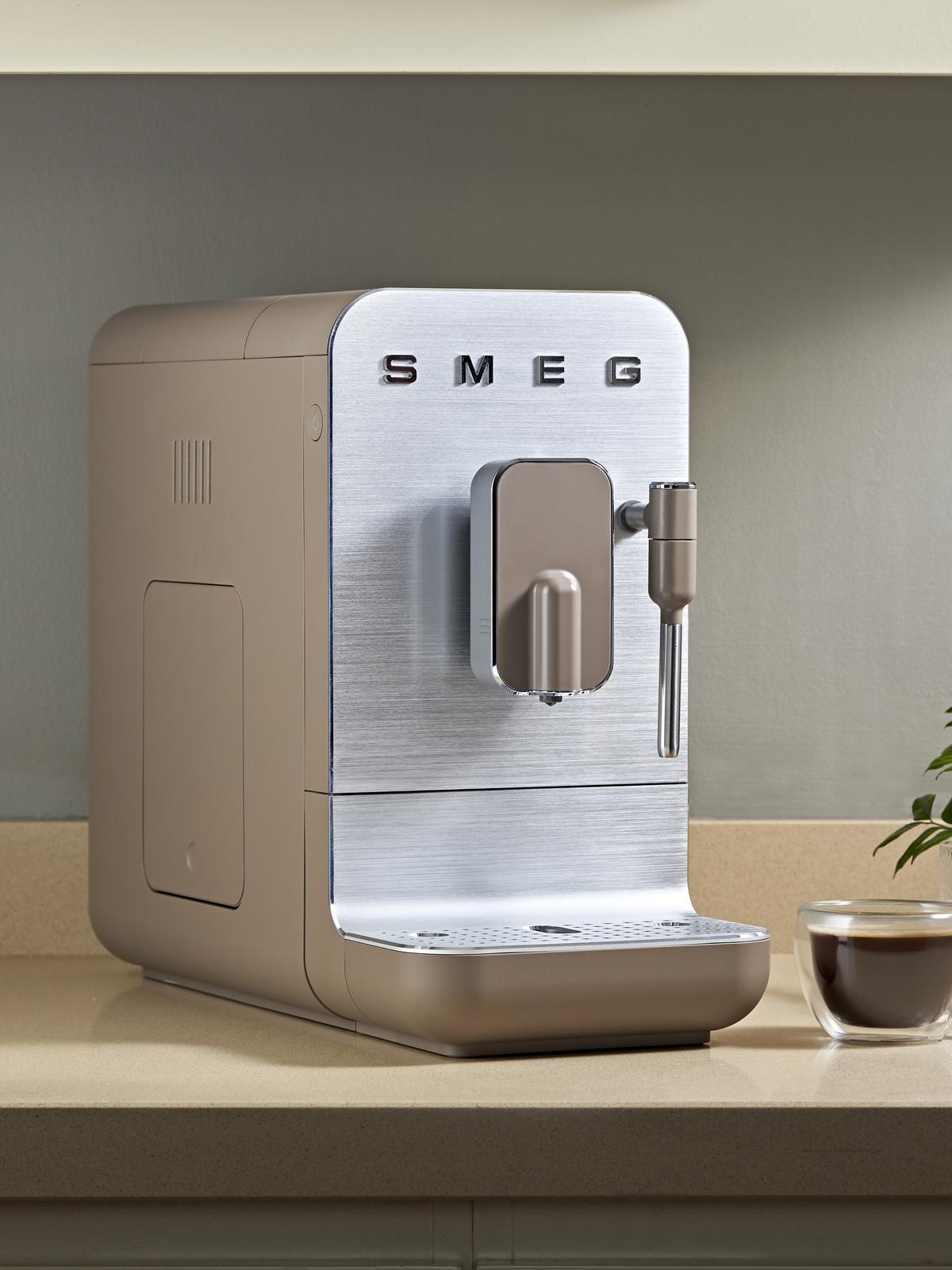 Smeg Machine à café automatique 50's Style - Westwing