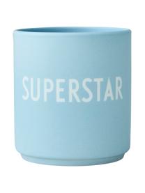 Design Becher Favourite SUPERSTAR in Blau mit Schriftzug, Fine Bone China (Porzellan)
Fine Bone China ist ein Weichporzellan, das sich besonders durch seinen strahlenden, durchscheinenden Glanz auszeichnet., Hellblau, Weiss, Ø 8 x 9 cm