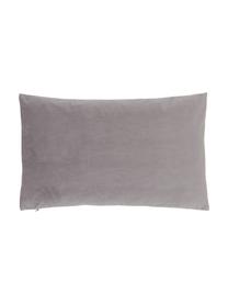 Housse de coussin en velours gris clair Lola, Velours (100 % polyester), Gris, larg. 30 x long. 50 cm