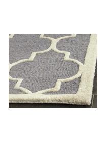 Handgetuft wollen vloerkleed Everly, Bovenzijde: 100% wol, Onderzijde: 100% katoen, Lichtgrijs, crèmekleurig, 152 x 243 cm
