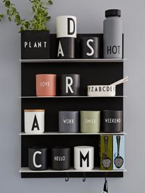 Designový pohárek s nápisem Favourite HELLO, Kostní porcelán Fine Bone China
Fine Bone China je jemný porcelán, který se vyznačuje zejména svým zářivým a průsvitným leskem, Černá (Hello), Ø 8 cm, V 9 cm, 250 ml