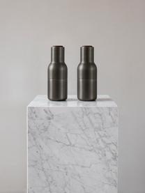 Design zout- & pepermolen Bottle Grinder met walnoothouten deksel, set van 2, Frame: vermessingd en geborsteld, Deksel: walnoothout, Antraciet geborsteld, walnoothout, Ø 8 x H 21 cm