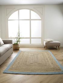 Tappeto in juta fatto a mano con bordo blu tortora Shanta, 100% juta, Beige, blu tortora, Larg. 80 x Lung. 150 cm (taglia XS)
