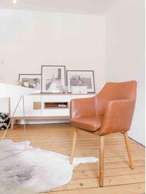 Kunstleren fauteuil Nora met houten poten, Bekleding: kunstleer (polyurethaan), Poten: eikenhout, Kunstleer cognackleurig, eikenhout gelakt, B 56 x D 55 cm