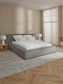 Letto imbottito in velluto a coste Lennon, Rivestimento: velluto a coste (98% poli, Struttura: legno di pino massiccio c, Piedini: legno certificato FSC, pl, Velluto a coste grigio, Larg. 140 x Lung. 200 cm