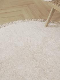 Kulatý ručně tkaný bavlněný koberec s třásněmi Daya, Krémově bílá, Ø 150 cm (velikost M)