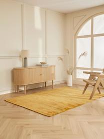 Ručně tkaný viskózový koberec Jane, Hořčičná žlutá, Š 80 cm, D 150 cm (velikost XS)