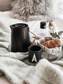 Tazza senza manico di design con lettera Personal (varianti dalla A alla Z), Fine Bone China (porcellana)
Fine bone china è una porcellana a pasta morbida particolarmente caratterizzata dalla sua lucentezza radiosa e traslucida, Nero, bianco, Tazza senza manico Y, 250 ml