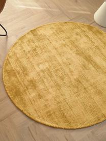 Tappeto rotondo in viscosa taftato a mano Jane, Retro: 100% cotone, Giallo sole, Ø 120 cm (taglia S)