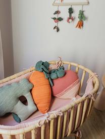 Handgemaakt katoenen knuffelkussen Ramona de Radijs, Bekleding: 100% katoen, Rozetinten, donkergroen, Off White, B 30 x L 35 cm