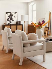 Poltrona in bouclé Zaya, Rivestimento: bouclé (100% poliestere) , Struttura: legno di pino massiccio, , Bouclé bianco, Larg. 65 x Prof. 75 cm
