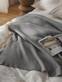 Coperta in cotone con finitura a frange Alya, 100% cotone

Il materiale utilizzato in questo prodotto è testato per le sostanze nocive e certificato secondo lo STANDARD 100 by OEKO-TEX®, 6457CIT, CITEVE., Grigio chiaro, Larg. 125 x Lung. 170 cm