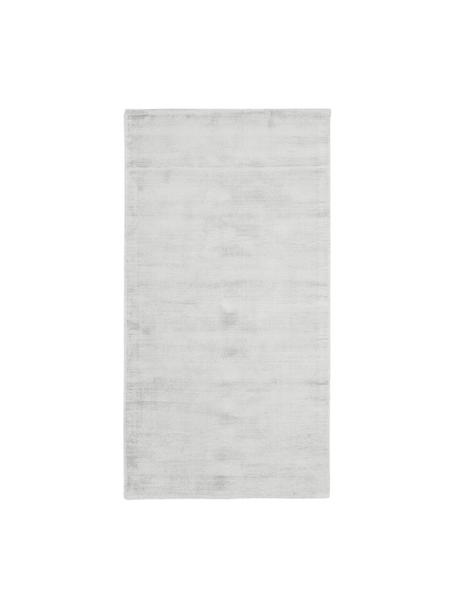 Ručne tkaný koberec z viskózy Jane, Striebornosivá, Š 80 x D 150 cm (veľkosť XS)