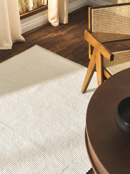 Tapis en laine tissé main Amaro, 67 % laine (certifiée RWS), 33 % coton

Les tapis en laine peuvent perdre des fibres lors des premières semaines et des peluches peuvent se former, ce phénomène est naturel et diminue à mesure de votre usage et du temps, Beige, blanc crème, larg. 160 x long. 230 cm (taille M)