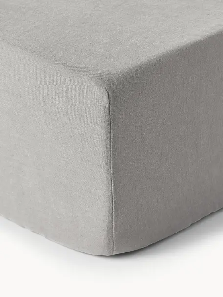 Lenzuolo con angoli boxspring in lino lavato Airy, 100% lino, certificato European Flax
Densità del filato 110 TC, qualità Standard

Il lino è una fibra naturale caratterizzata da traspirabilità, resistenza e morbidezza. Il lino è un materiale rinfrescante e assorbente che assorbe e rilascia rapidamente l'umidità, rendendolo ideale per le temperature calde.

Il materiale utilizzato in questo prodotto è testato per le sostanze nocive e certificato secondo lo STANDARD 100 by OEKO-TEX®, 137, CITEVE, Grigio, Larg. 90 x Lung. 200 cm, Alt. 35 cm