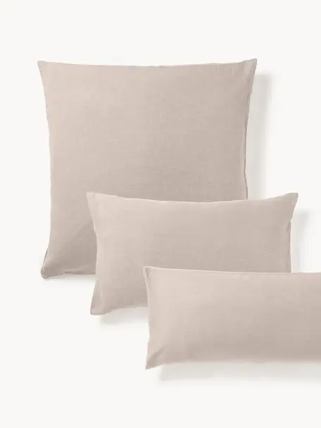 Gewaschener Leinen-Kopfkissenbezug Airy, 100 % Leinen
Fadendichte 110 TC, Standard Qualität

Leinen ist eine Naturfaser, welche sich durch Atmungsaktivität, Strapazierfähigkeit und Weichheit auszeichnet. Leinen ist ein kühlendes und absorbierendes Material, das Feuchtigkeit schnell aufnimmt und abgibt, wodurch es ideal für warme Temperaturen geeignet ist.

Das in diesem Produkt verwendete Material ist schadstoffgeprüft und zertifiziert nach STANDARD 100 by OEKO-TEX®, 15.HIN.65948, HOHENSTEIN HTTI., Blau, B 40 x L 80 cm