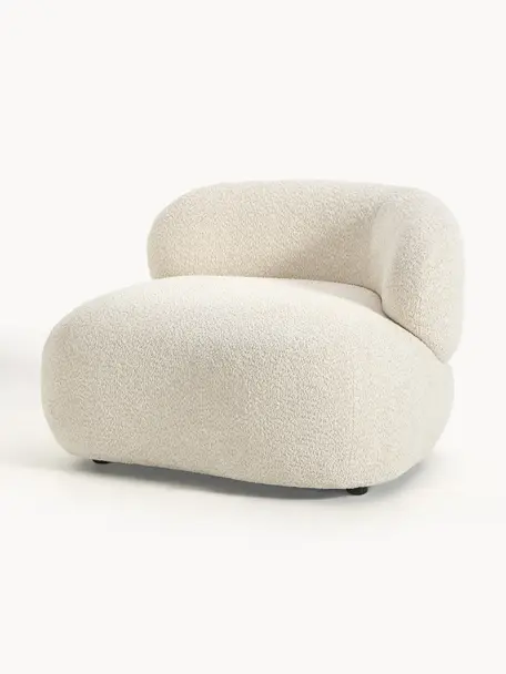 Poltroncina in teddy bouclé Alba, Rivestimento: 100% poliestere Il rivest, Struttura: legno massiccio di abete,, Piedini: plastica Questo prodotto , Teddy-bouclè bianco latte, Larg. 102 x Prof. 89 cm, schienale a destra