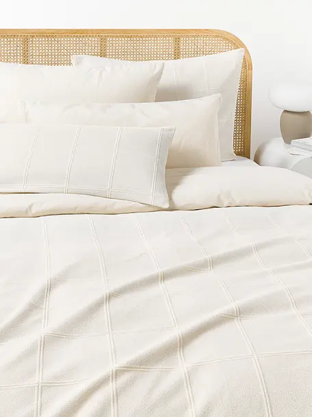 Bettdeckenbezug Vivienne mit getuftetem Karo-Muster, Vorderseite: Off White
Rückseite: Cremeweiß, B 200 x L 200 cm