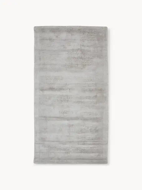 Alfombra artesanal de viscosa Jane, Parte superior: 100% viscosa, Reverso: 100% algodón El material , Gris claro, An 160 x L 230 cm (Tamaño M)